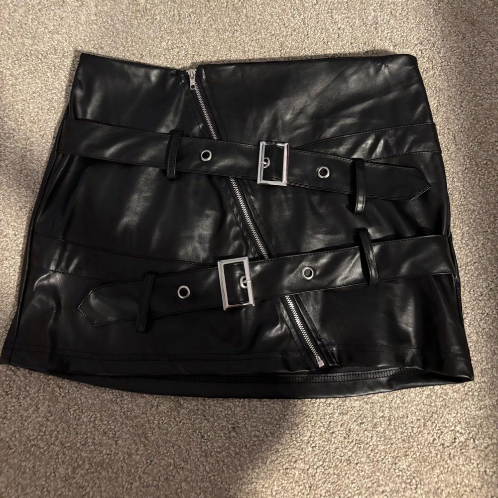 SHEIN Black Mini Skirt with Buckle Detail